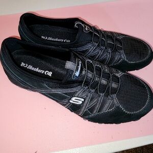 Skechers Women's Black Casual Shoes NWOT